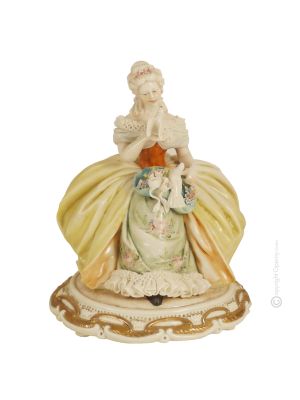 LADY WITH DOVE Statuette statue figure porcelain Capodimonte handmade made in Italy exclusive