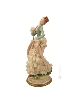 LADY WALKING Statuette statue figure porcelain Capodimonte handmade made in Italy exclusive