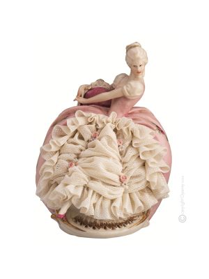 LADY Statuette statue figure porcelain Capodimonte handmade made in Italy exclusive