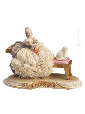LADY ON OTTOMANA Statuette statue figure porcelain Capodimonte handmade made in Italy exclusive