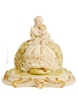 MOTHER WITH BABY Statuette statue figure porcelain Capodimonte handmade made in Italy exclusive