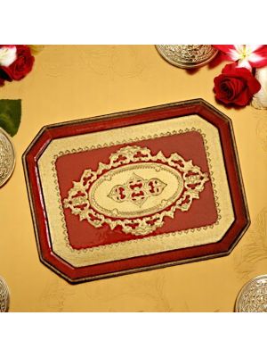 Handcrafted wooden tray, embellished with 24K gold leaf, a symbol of Florentine art.