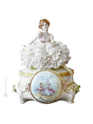 YOUNG LADY Jewel case porcelain Capodimonte box handmade Made in Italy exclusive