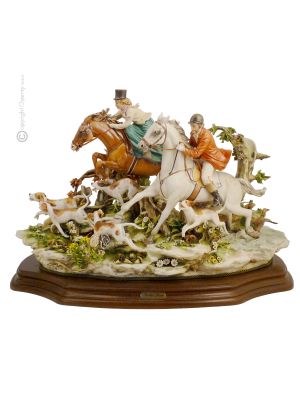 THE CHASE Statuette statue figure porcelain Capodimonte handmade Made in Italy exclusive