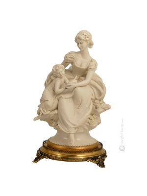 MOTHER WITH BABY Statuette statue figure porcelain Capodimonte handmade made in Italy exclusive