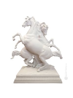 HORSES Statuette statue figure Capodimonte porcelain handcraft made in Italy