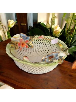 Ceramic centerpiece basket, decorated with flowers and gold finishes, handcrafted.