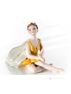 TINKERBELL Fairy tales and magic in a Capodimonte porcelain statuette, refined and unique art.