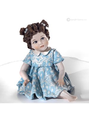 CARLA - Capodimonte, refined porcelain figurine, pure elegance.