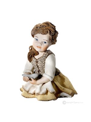 CINDERELLA Fairytale Capodimonte statuette, porcelain and Italian refinement.