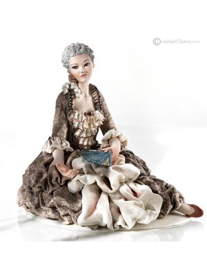 LADY Romantic Capodimonte statuette, fine Italian porcelain.