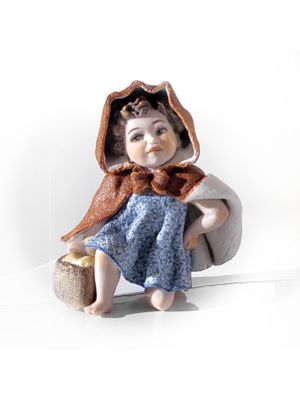 LITTLE RED RIDING HOOD Capodimonte, fairy-tale doll, elegance in porcelain.