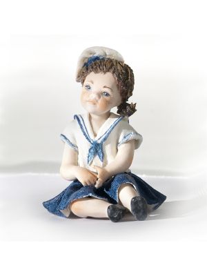 GOLETTA Elegant Capodimonte statuette, high quality and beautiful porcelain.