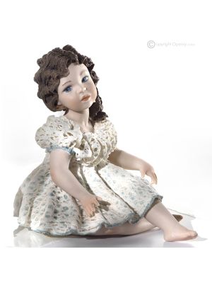KATIA - Capodimonte statuette, timeless elegance in pure porcelain.