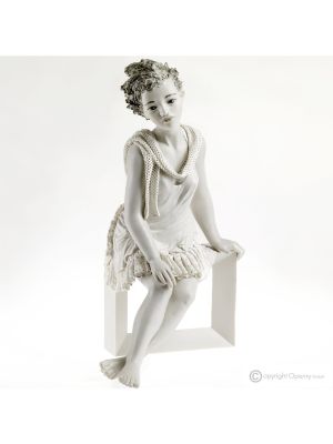 LUZ - Italian porcelain figurines, carefully handcrafted.