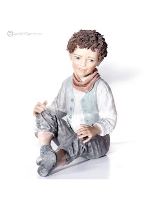 MATTEO - Capodimonte statuette, boy a piece of art in fine porcelain.