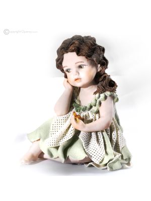 NOVELLA - Capodimonte statuette, a pure and rare porcelain work of art.