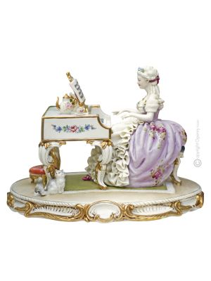LADY AT THE PIANO Statuette Statue Figure Porcelain Capodimonte Handmade Made in Italy Exclusive